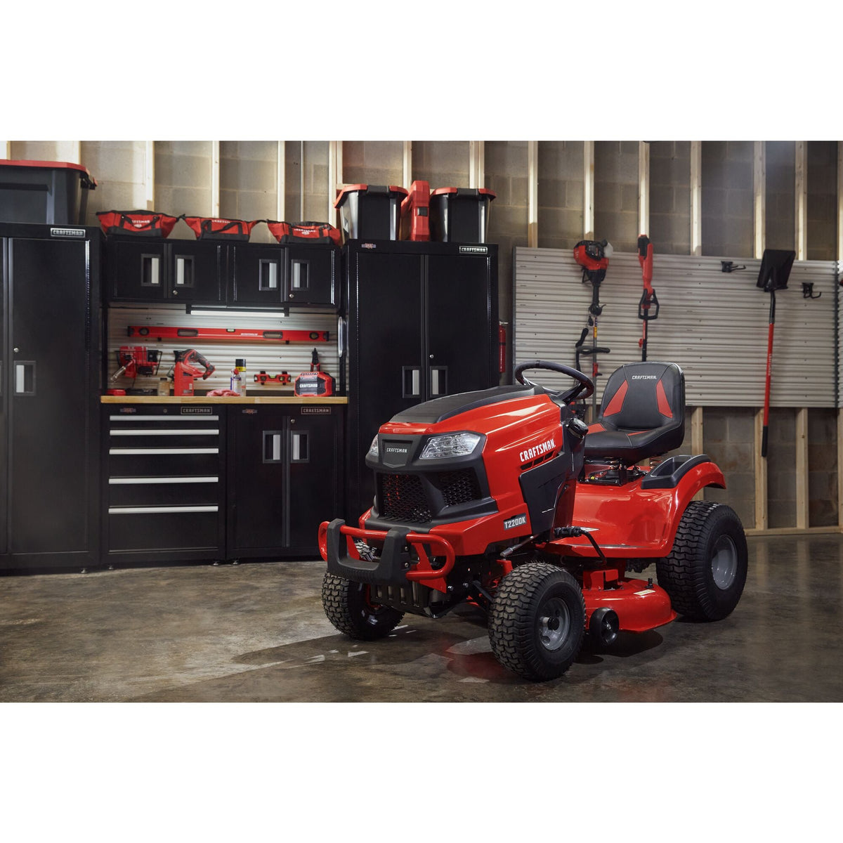 CRAFTSMAN CM13APA9ZSA93 Turn Tight Gas Lawn Tractor