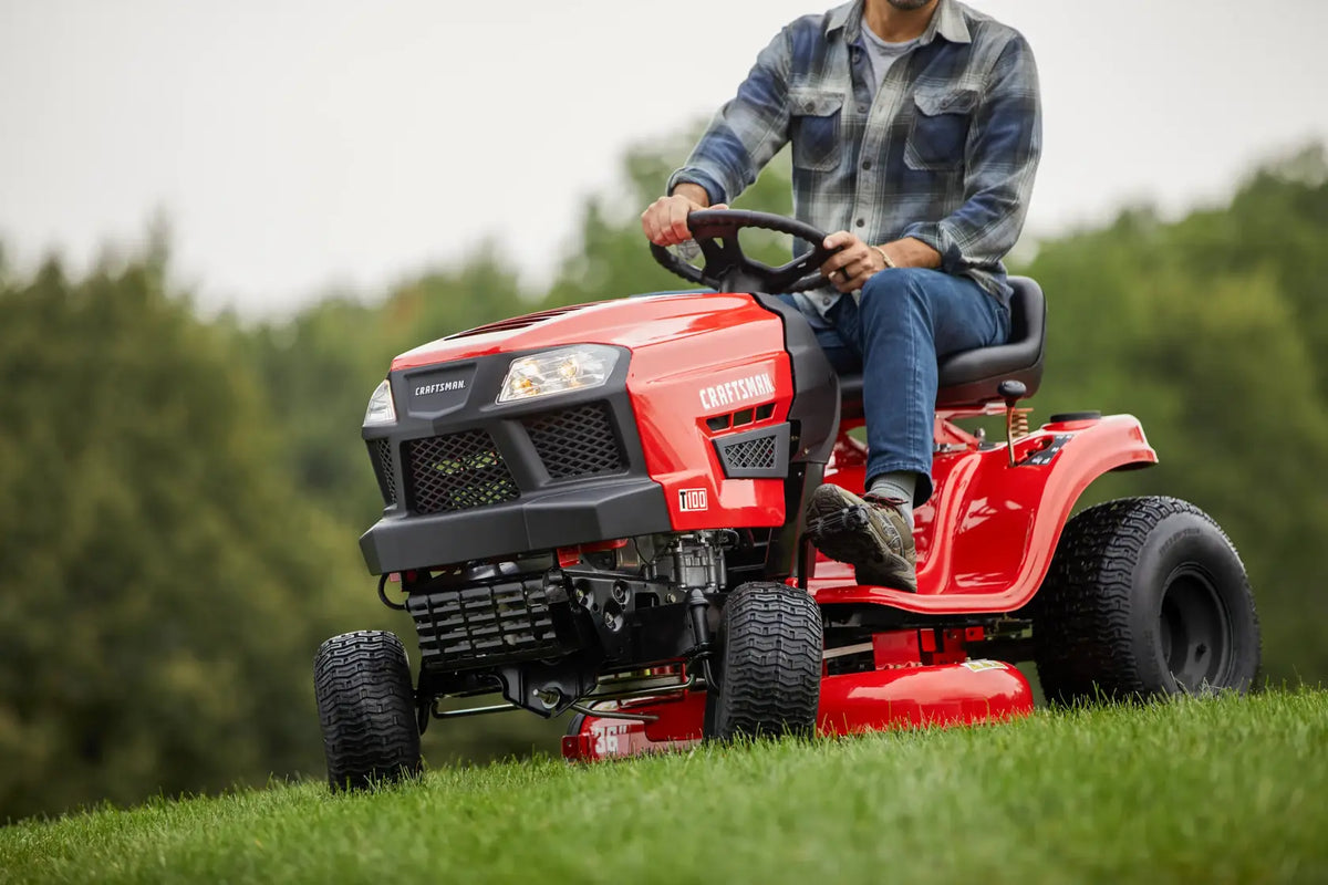 CRAFTSMAN T100 Gear Drive Riding Lawn Mower 91.4cm