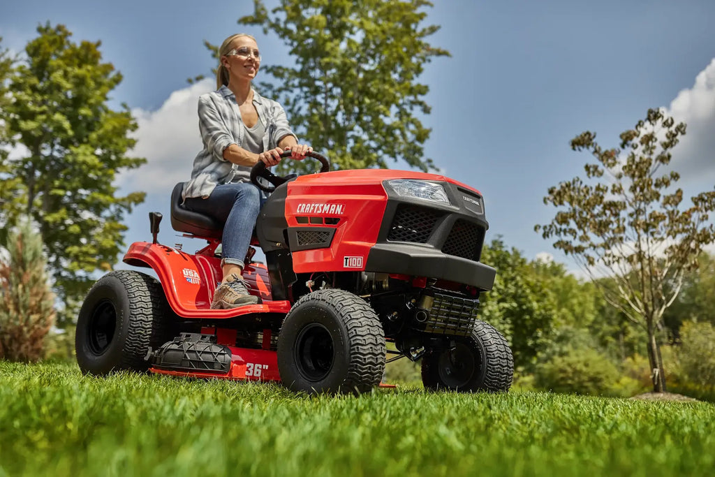CRAFTSMAN T100 Gear Drive Riding Lawn Mower 91.4cm