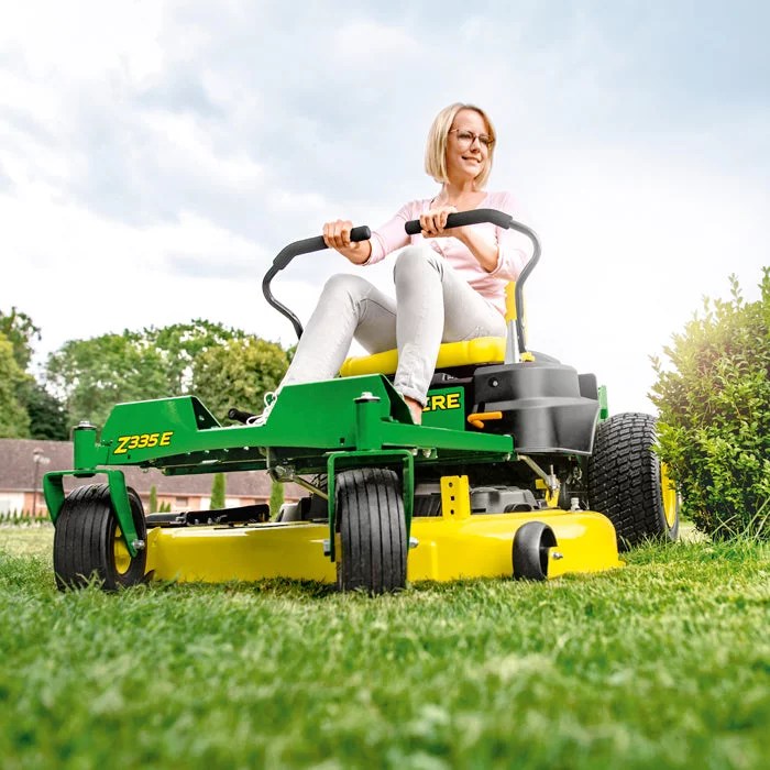 John Deere Z335E 42″ (107cm) Zero-Turn